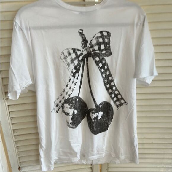 RSQ Made in 🇺🇸 Cherries 🍒 & Bow Graphic 💯 Cotton Tee Short Sleeve - Picture 1 of 17